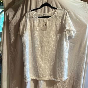 White flower pattern top with fringe sleeves